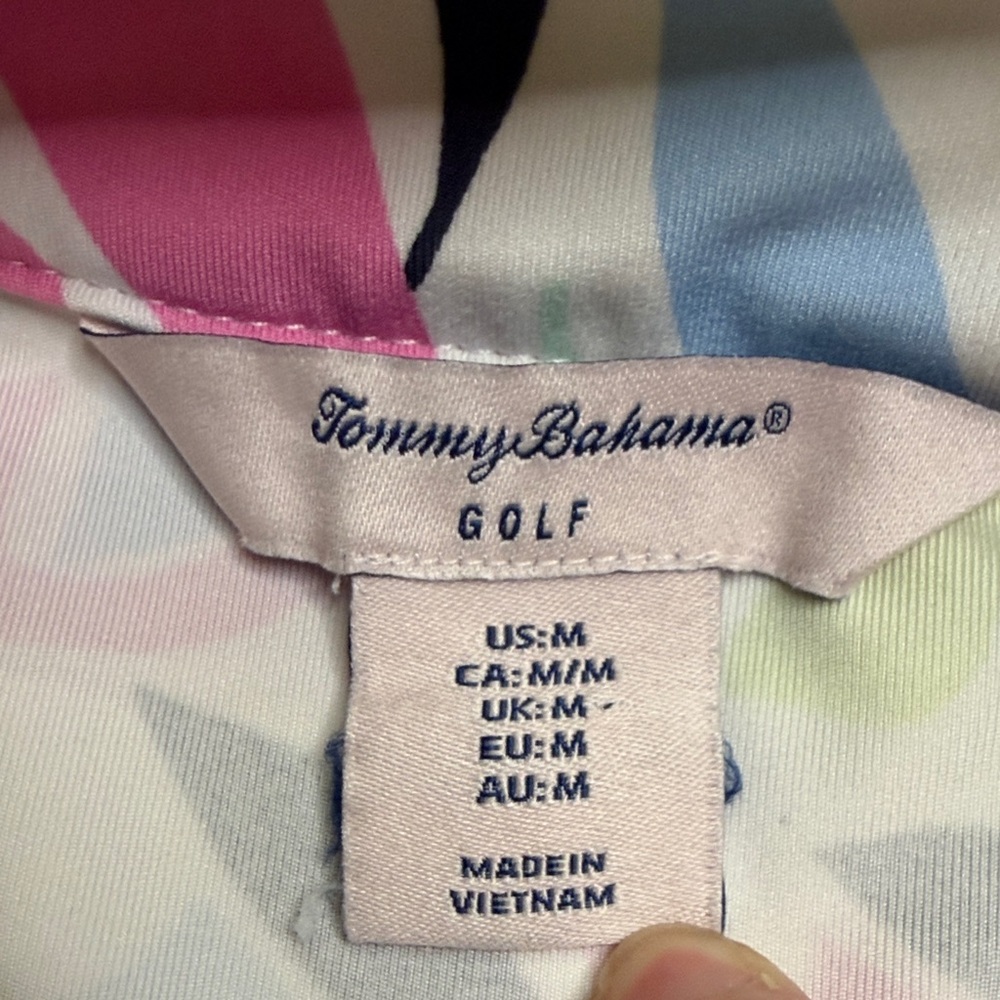 Tommy Bahama Golf Multicolor Leaf Print 1/4 zip pullover - Picture 2 of 6